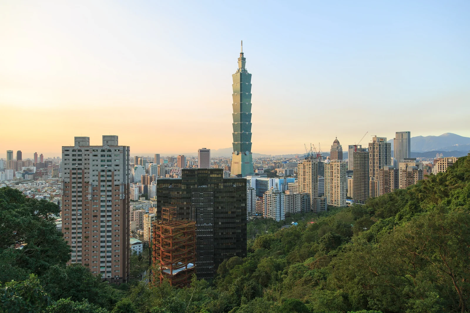 샹산에서 본 타이베이101과 신이 지구 · 여행지 참고 사진